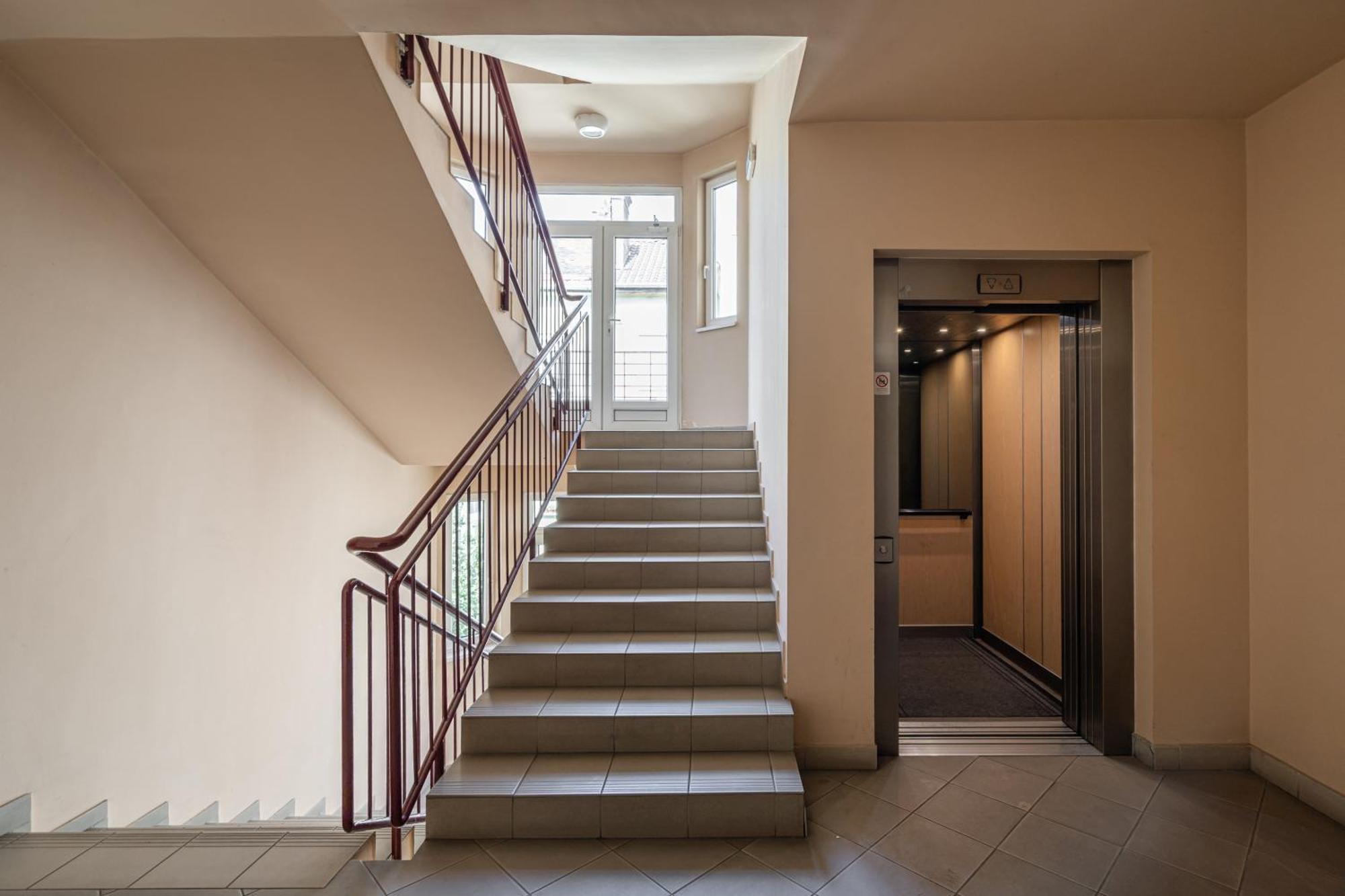 Angel Apartment With Free Garage Parking — Fotók 3